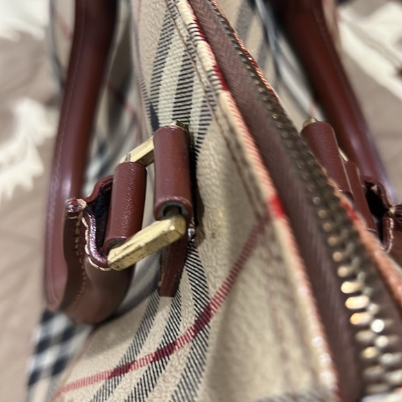 Selling my used Burberry tote bag. Some wear and tear by the handles. - Picture 5 of 6
